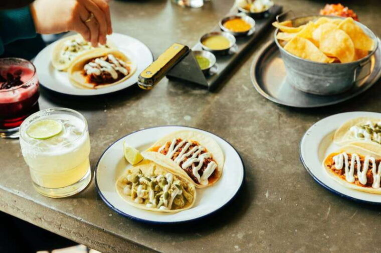 kelowna-walking-food-tour-with-7-tastings-and-4-drinks