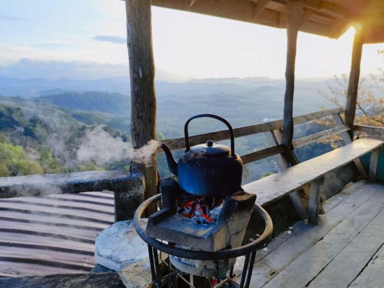 khao-lak-magical-sunrise-above-the-clouds-at-khao-khai-nui