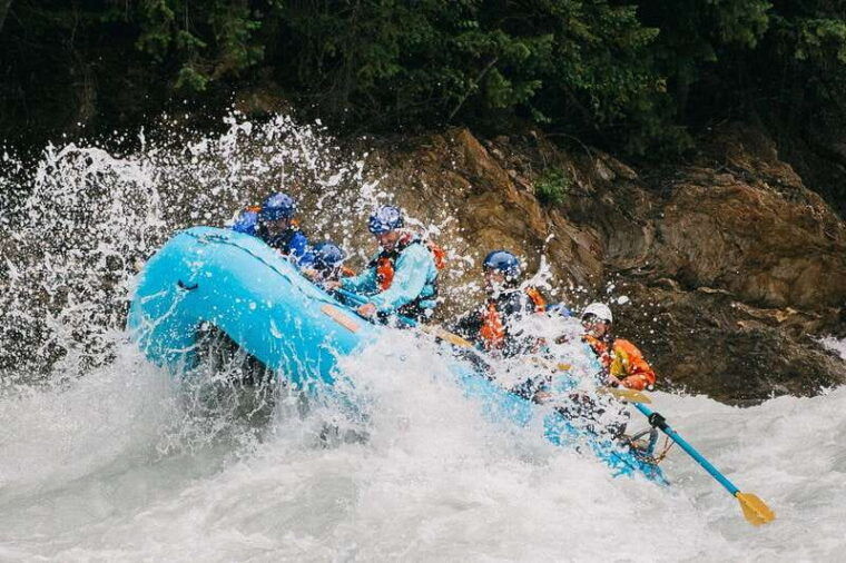 kicking-horse-river-whitewater-rafting-experience