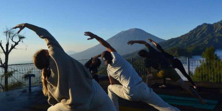 kintamani-sunrise-yoga-meditation-earth-water-rituals