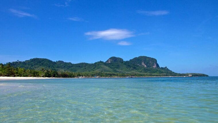 ko-lanta-emerald-cave-and-4-islands-tour-by-longtail-boat