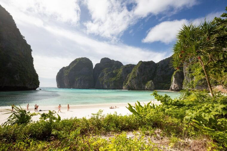 koh-phi-phi-longtail-boat-to-maya-bay-and-pileh-lagoon
