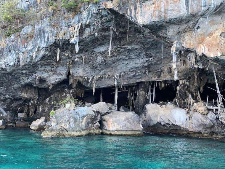 koh-phi-phi-maya-bay-private-longtail-boat-tour