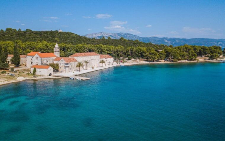 korcula-lux-islands-picnic-boat-tour