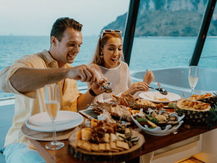 krabi-4-island-premium-yacht-with-snorkeling-clear-kayak