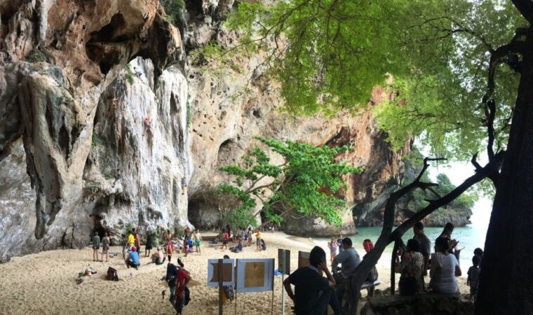 krabi-4-islands-day-trip-by-speedboat-including-lunch-box