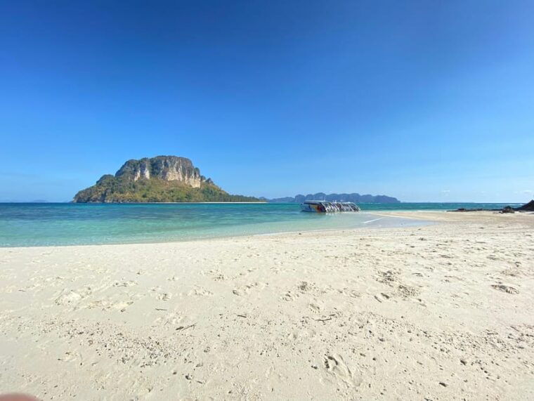 krabi-4-islands-join-tour-by-longtail-boat