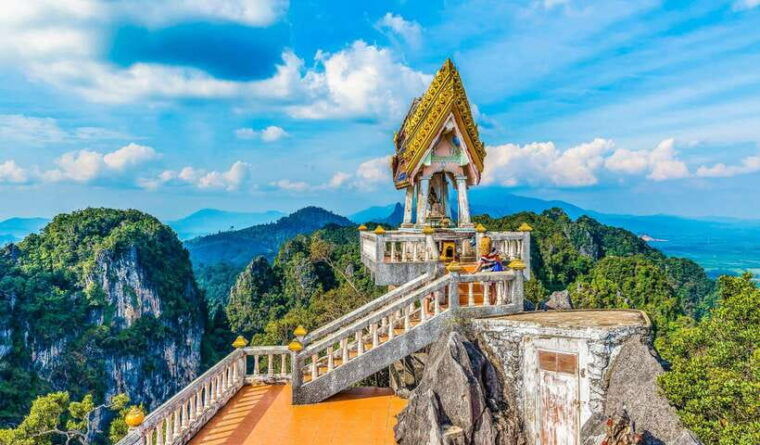 krabi-tiger-cave-temple-emerald-pool-and-hot-springs-tour-3