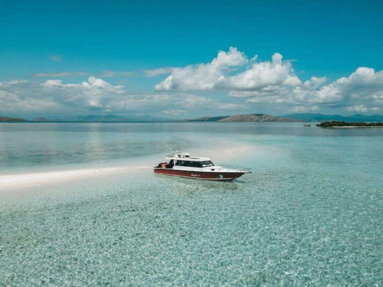 labuan-bajo-one-day-komodo-tour-snorkeling