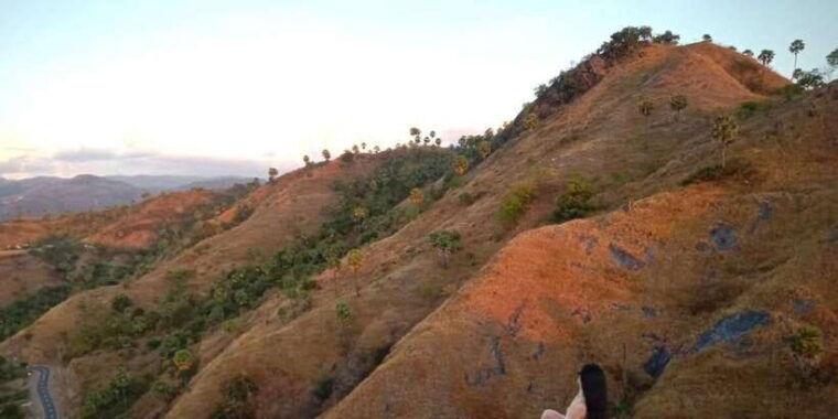 labuan-bajo-rangko-cave-and-beach-snorkeling-half-day-tour