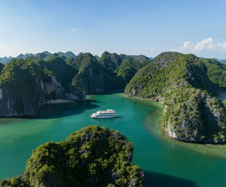 lanhabay-catba-island-viethai-village-luxury-cruise-1-day