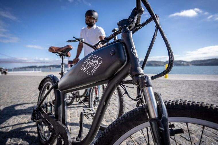 lisbon-discovering-the-city-e-bike-rental
