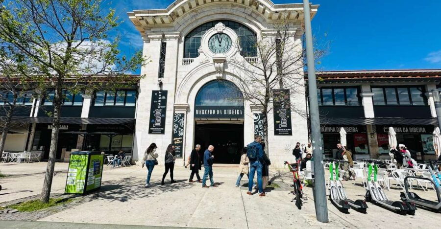 lisbon-historic-city-tour-by-tuk-tuk