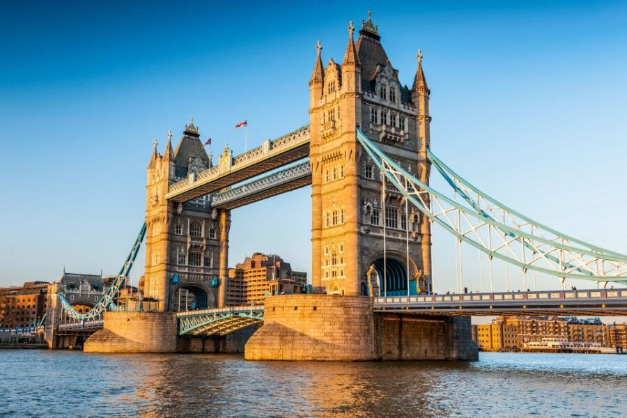 london-tower-of-london-and-tower-bridge-early-access-tour