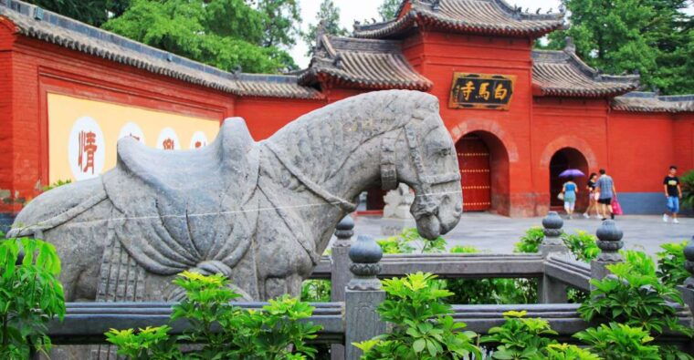luoyang-classic-day-tour-longmen-grottoes-old-twon-explore