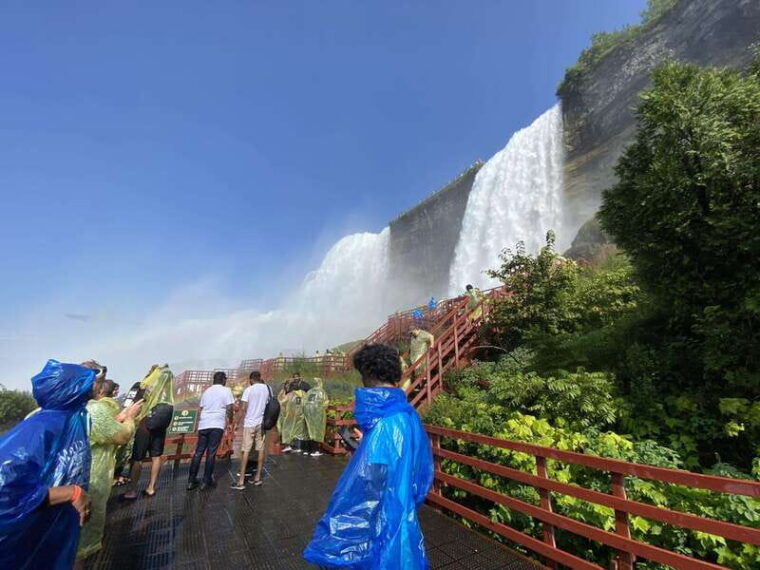 maid-of-the-mist-jetboat-ride-lunch-ice-cream-included-2