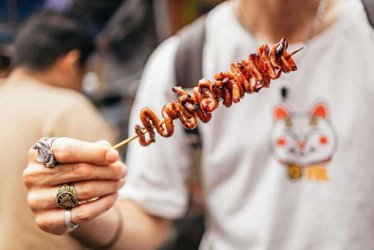 manila-street-food-and-drinks-walking-tour-with-tastings