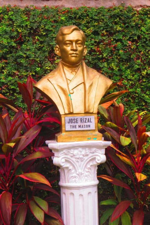 manila-tagaytay-a-day-of-natural-wonders-and-culture