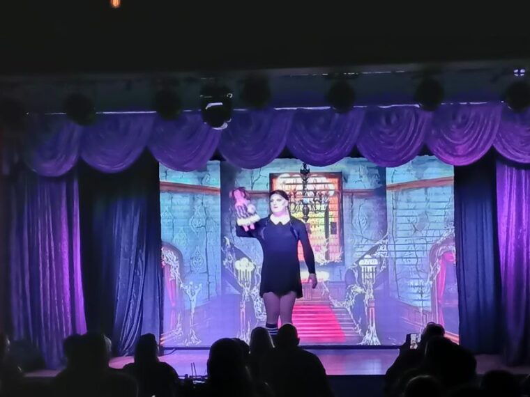 marmaris-talk-of-the-town-dinner-show-with-pickup