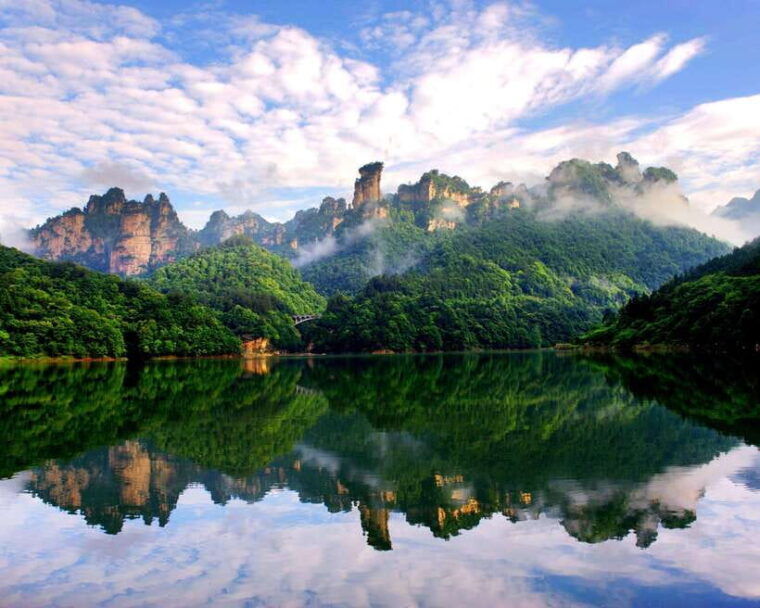 marvelous-zhangjiajie-day-tour-with-national-forest-park