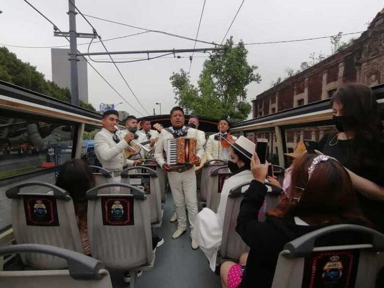 mexico-city-mariachi-night-tour-in-a-panoramic-bus