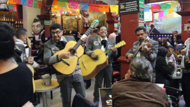 mexico-city-traditional-mexican-bars-of-the-historic-center