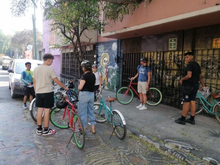 mexio-city-art-naco-murals-street-art-bike-tour