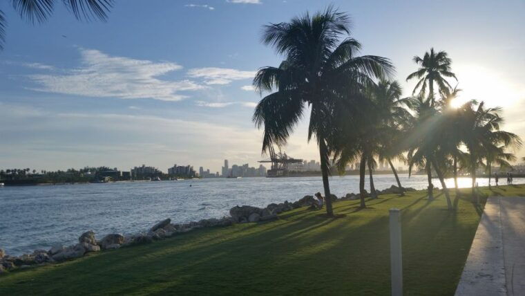 miami-2-hour-art-deco-bike-tour
