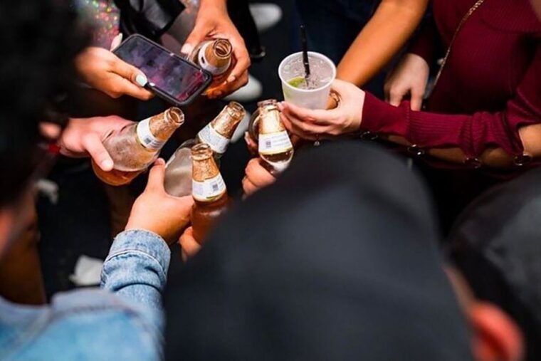 miami-party-bus-club-entry-and-open-bar-night-experience