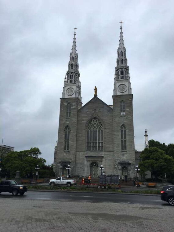 montreal-private-day-tour-to-ottawa