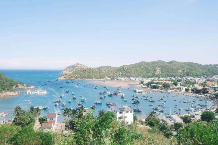 mui-ne-hidden-waterfall-vinh-hy-bay-snorkeling-adventure