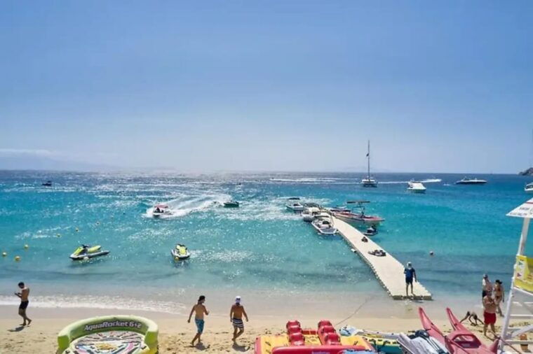 mykonos-beach-escape-and-free-time-in-mykonos-town