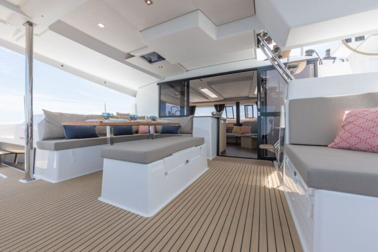 mykonos-catamaran-cruise-with-3-course-meal-and-transfers