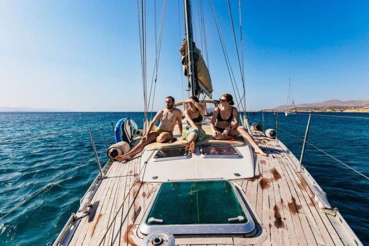 naxos-paros-sailing-cruise-with-food-and-drinks