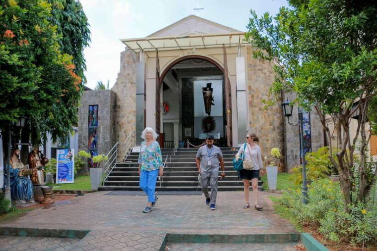 negombo-city-tour-by-car-with-professional-guiding