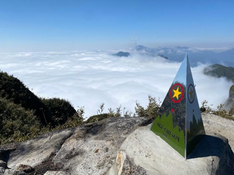 ngu-chi-son-mountain-hiking