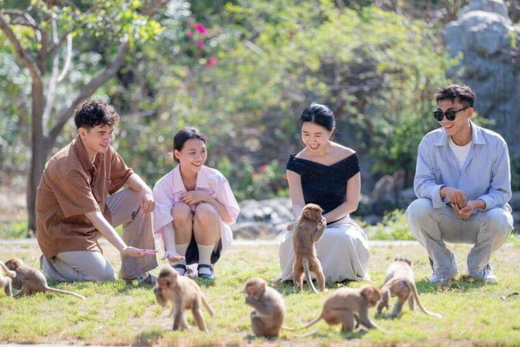 nha-trang-city-sightseeing-tour-nha-phu-bay-monkey-island