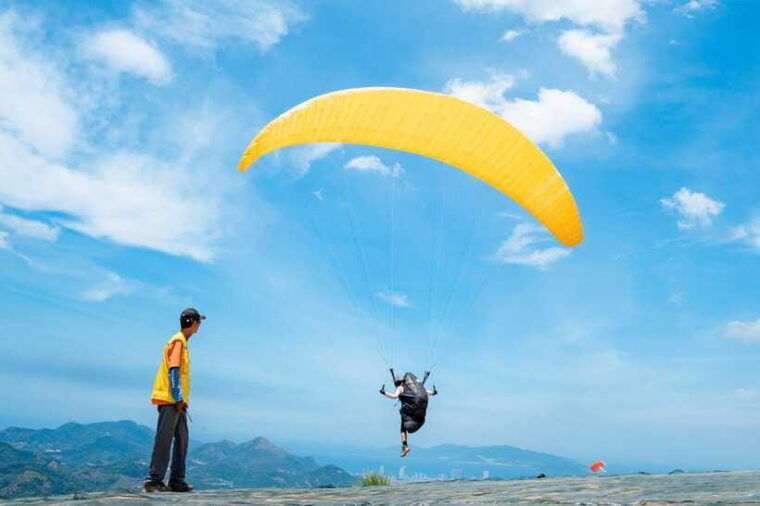 nha-trang-paragliding-adventure-with-hotel-transfers