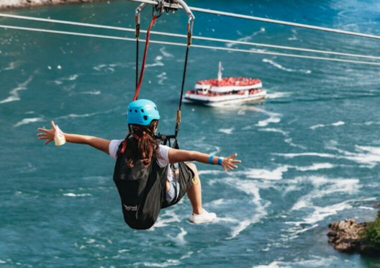 niagara-falls-canada-early-bird-zip-line-to-the-falls