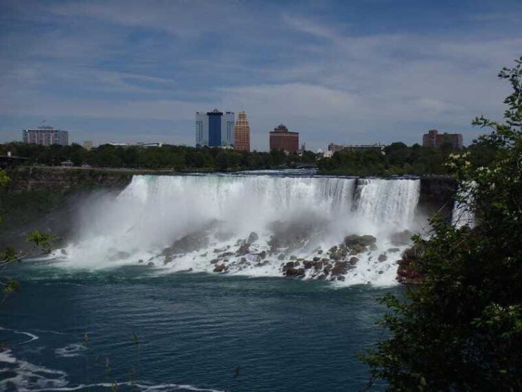 niagara-falls-ontario-day-tour-starting-in-toronto