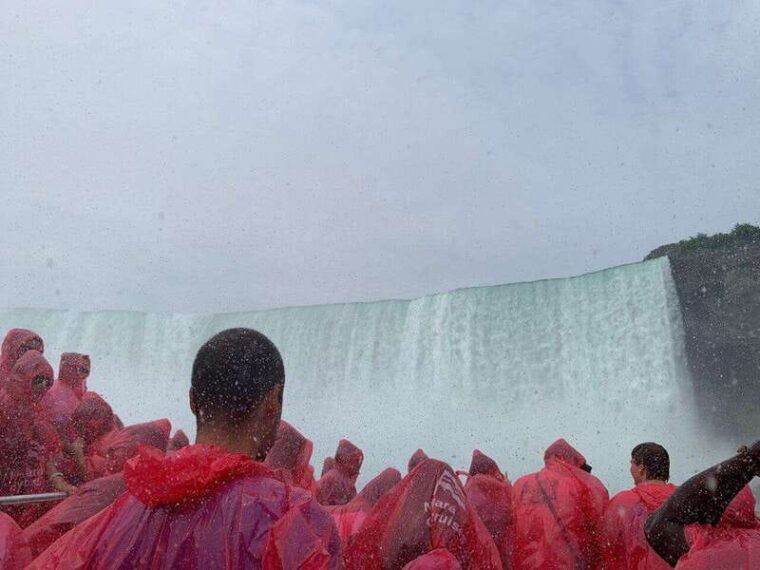 niagara-falls-tour-boat-cruise-behind-the-falls-skylon-2