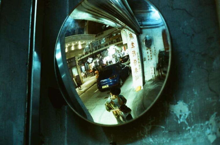 night-photoshoot-in-hong-kong-cinematic-moody-personal