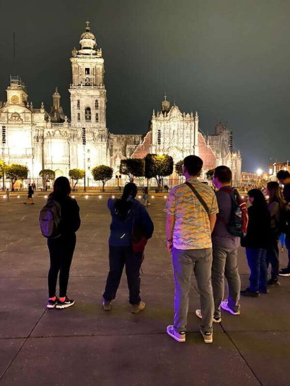 night-walking-tour-of-mexico-city-with-option-to-visit-torre-latino