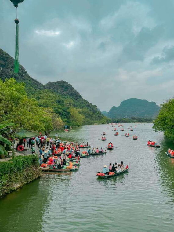 ninh-binh-daily-tour-hoa-lu-trang-an-mua-cave