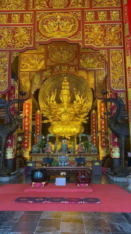 ninh-binh-group-tour-bai-dinh-pagoda-trang-an-mua-cave