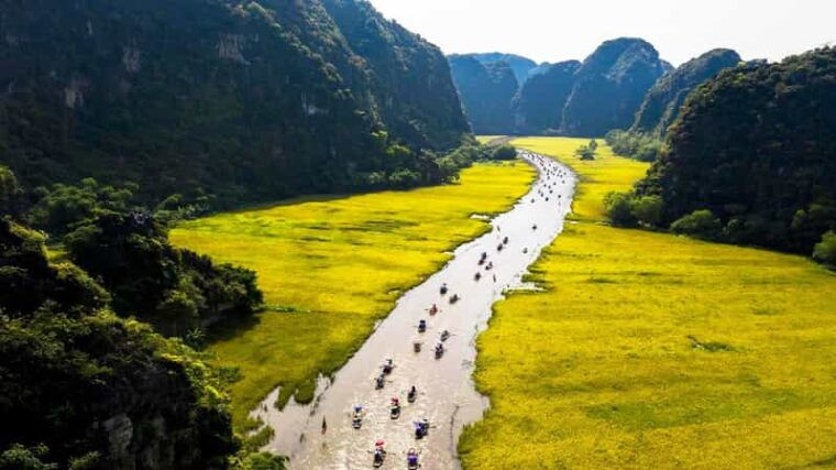 ninh-binh-hoa-lu-tam-coc-hang-mua-on-limousine-and-cycling
