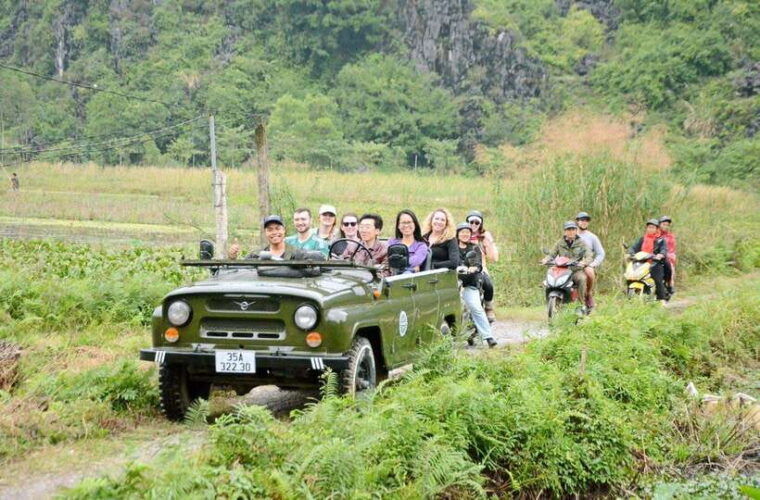 ninh-binh-jeep-tour2-hours-visit-bich-dong-thai-vi-temple