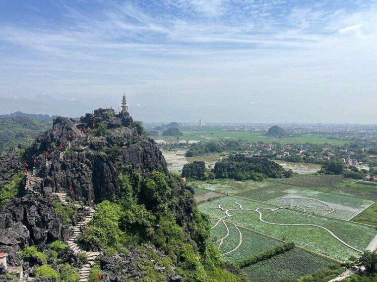 ninh-binh-jeep-tours-from-hanoi-jeep-boat-daily-life-2