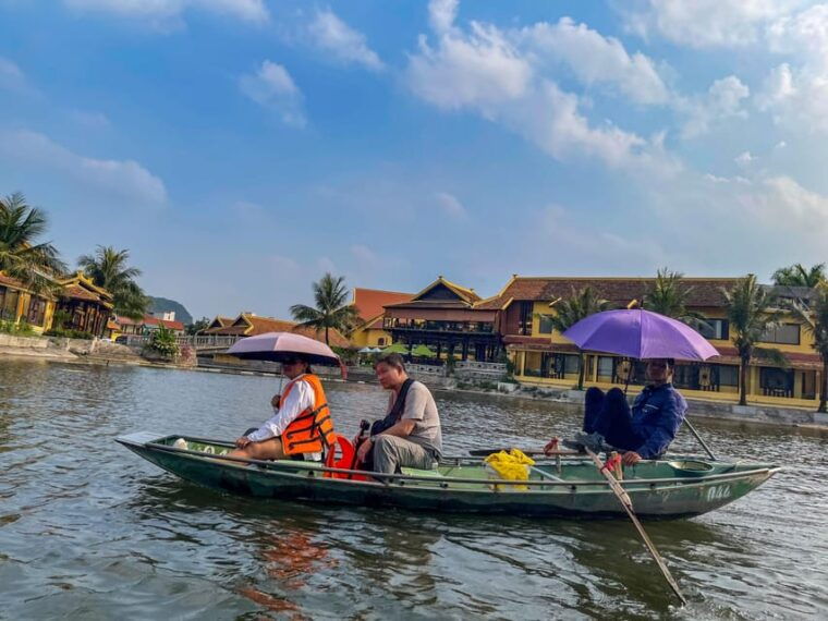 ninh-binh-luxury-1-day-trip-with-limousine-trang-an-hoa-lu