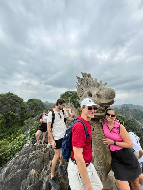 ninh-binh-tour-hoa-lu-tam-coc-trang-an-mua-cave